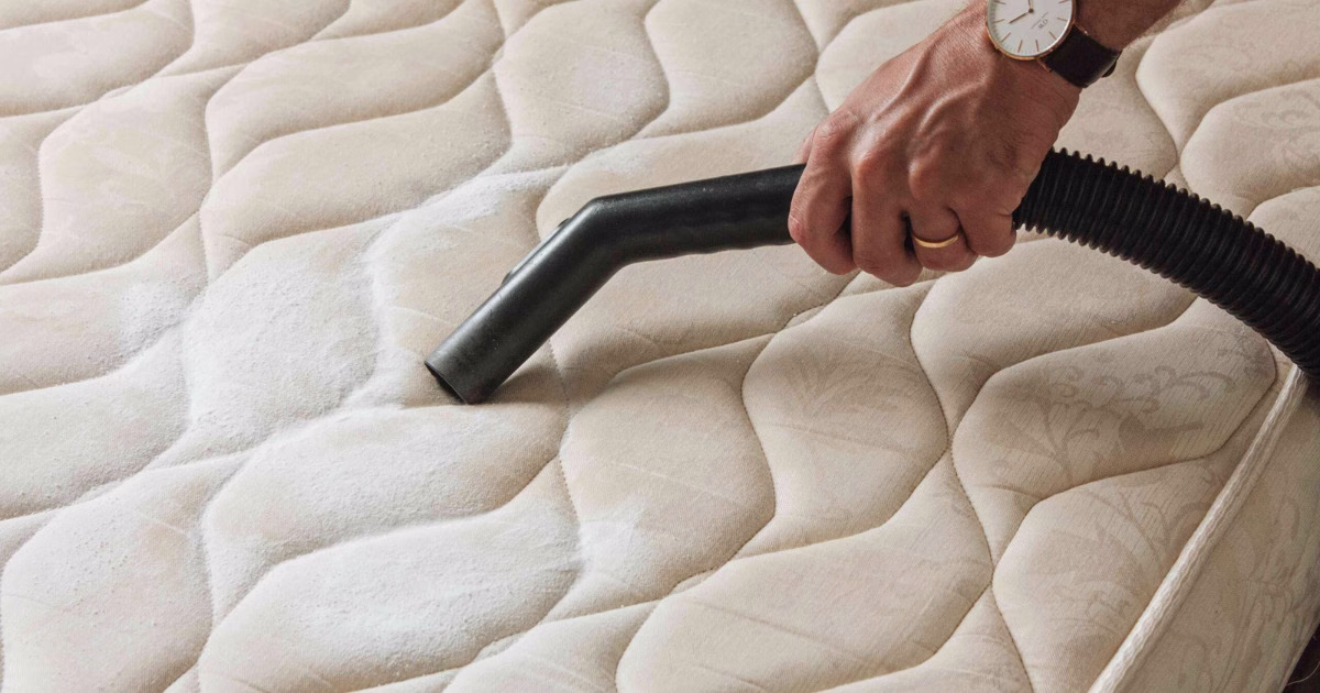 Dịch vụ giặt topper (mattress topper) của chúng tôi mang lại giải pháp hoàn hảo giúp làm sạch và bảo dưỡng topper một cách hiệu quả, giúp sản phẩm luôn tươi mới, sạch sẽ và bền lâu. Topper là lớp đệm mỏng sử dụng để tăng cường sự thoải mái khi ngủ, và việc giặt giũ thường xuyên sẽ giúp giữ cho sản phẩm luôn trong trạng thái tốt nhất.